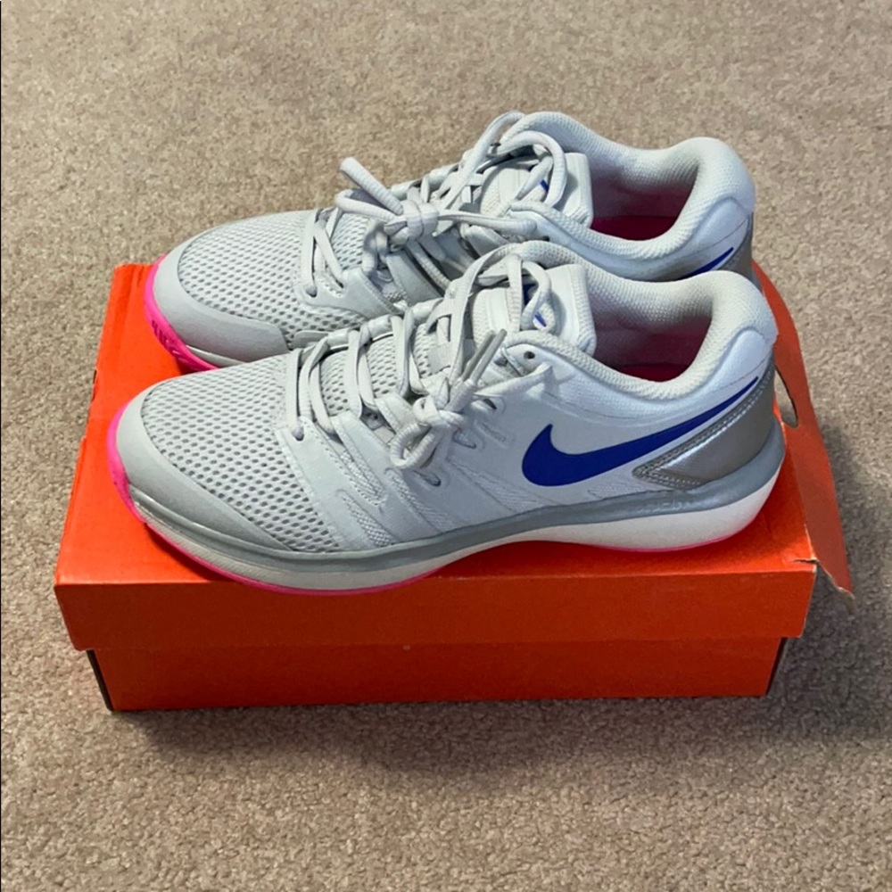 Brand New Women’s Nike Sneakers Size 7.5